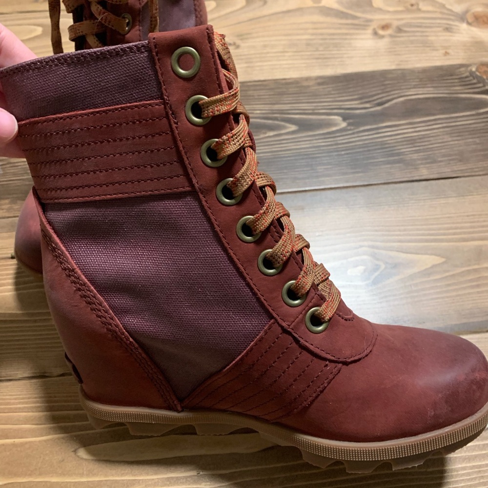 NWOB Sorel Joan of Arctic Wedge Boot